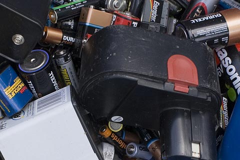 张掖上门回收报废电池-电动车电池上门回收